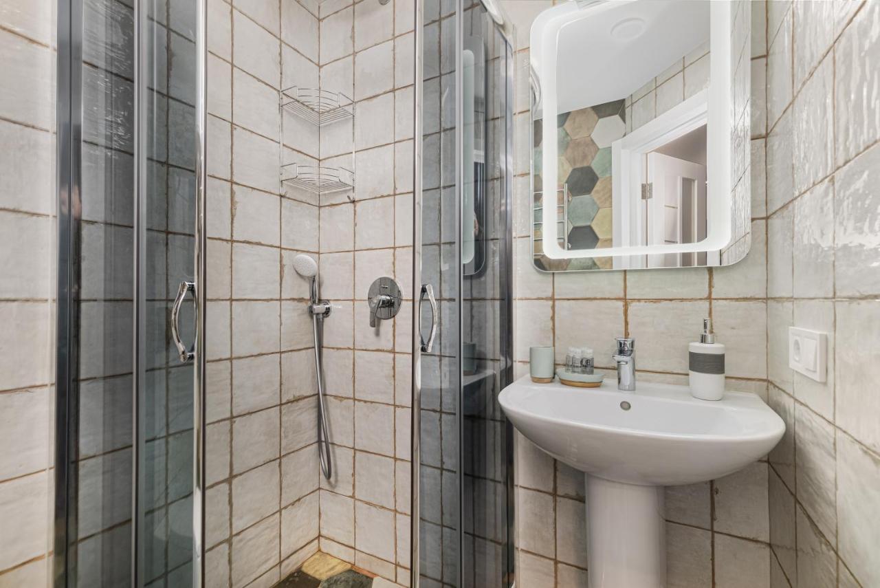 Apart Hotel Lyon D'Opera Odessa Dış mekan fotoğraf