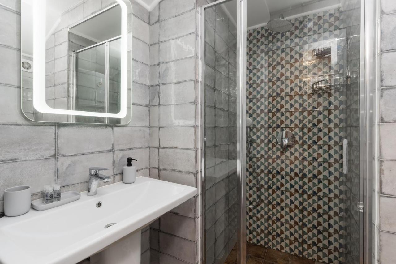 Apart Hotel Lyon D'Opera Odessa Dış mekan fotoğraf